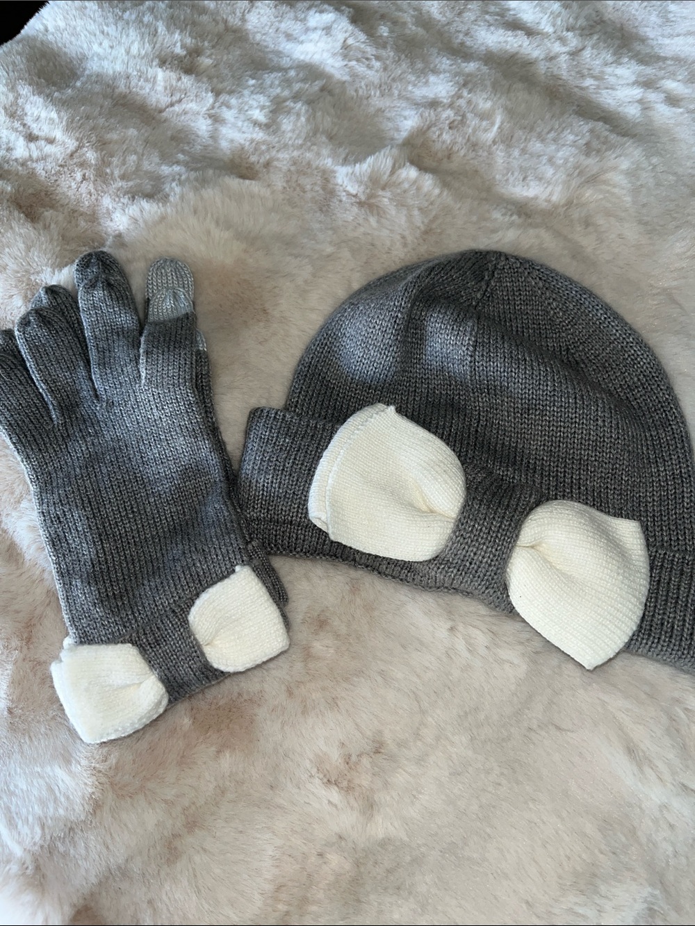 Kate Spade beanie and glove set